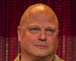 WHAT IS THE ZODIAC SIGN OF MICHAEL CHIKLIS?